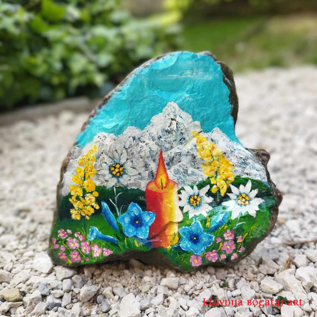 Svečka, triglav planinsko cvetje